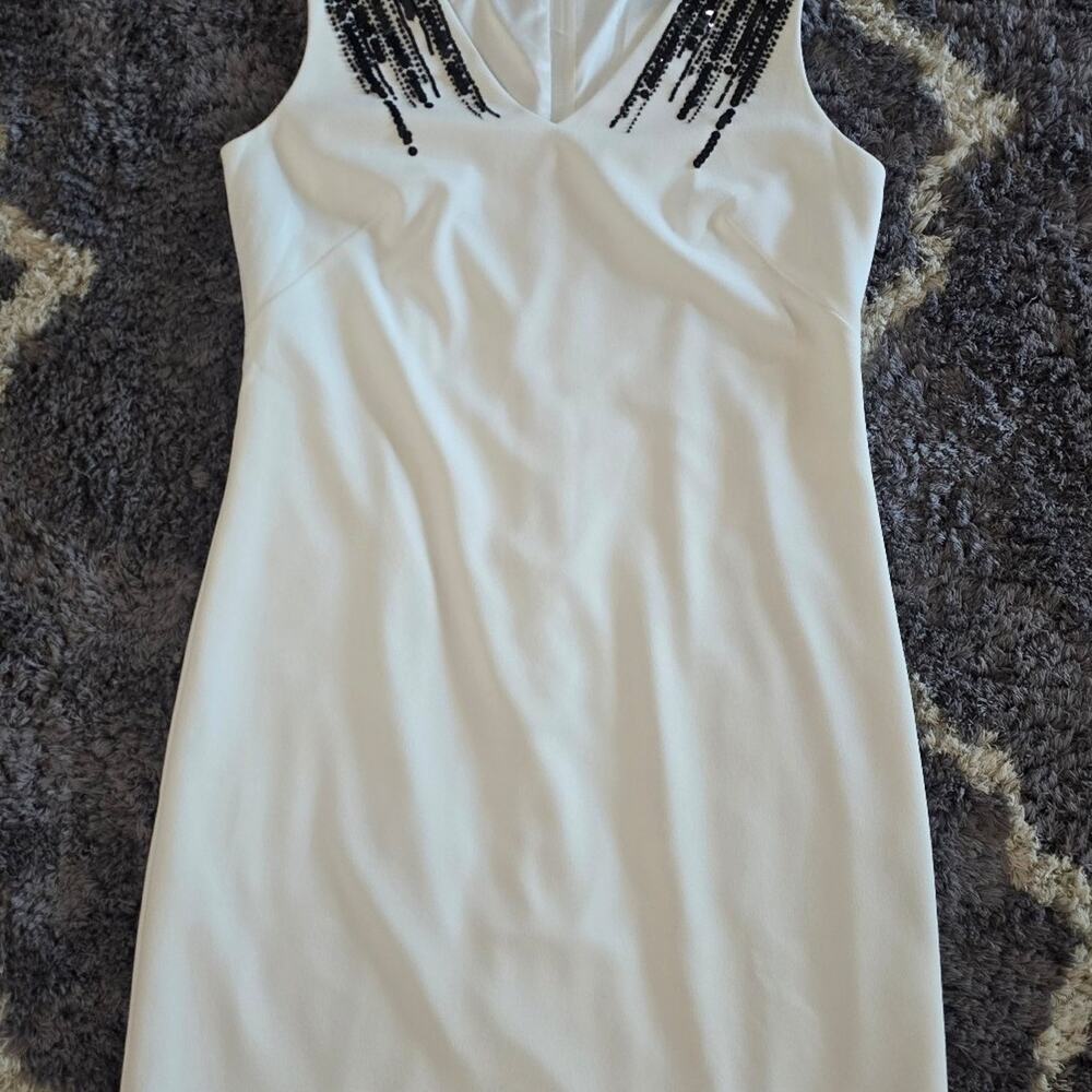 White House Black Market white sleeveless cocktail dress Size 4